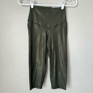 Aerie Women’s Green Metallic Offline Real Me Crop Leggings Size Small